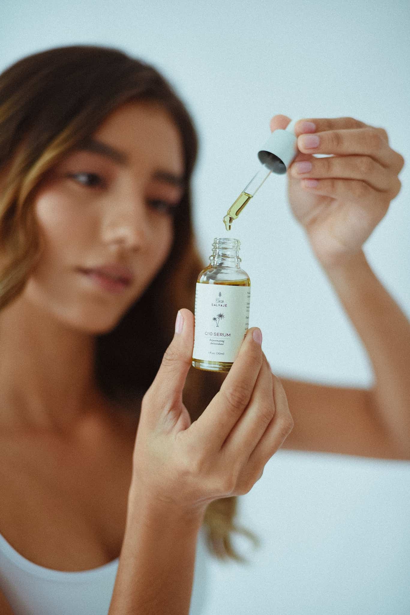 What does the Q10 serum contain?